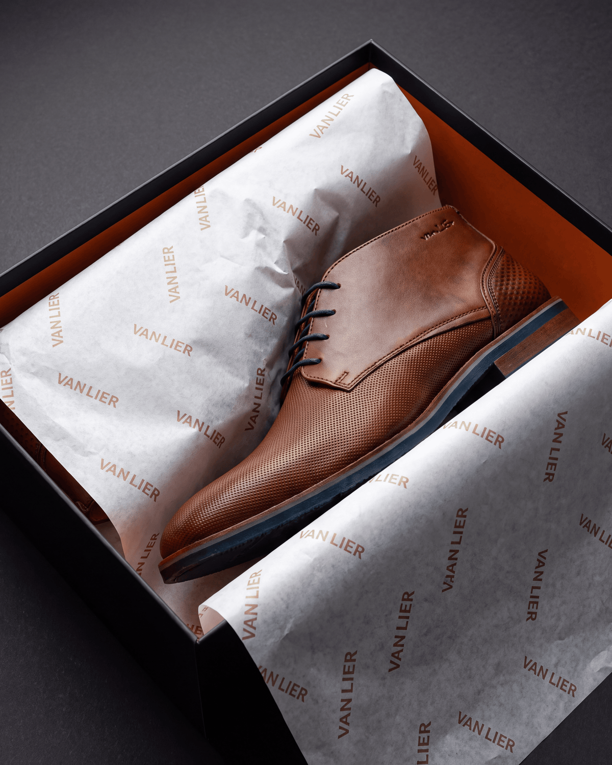 Licht cognac gladleren Amalfi halfhoge veterschoen – in de open schoenendoos