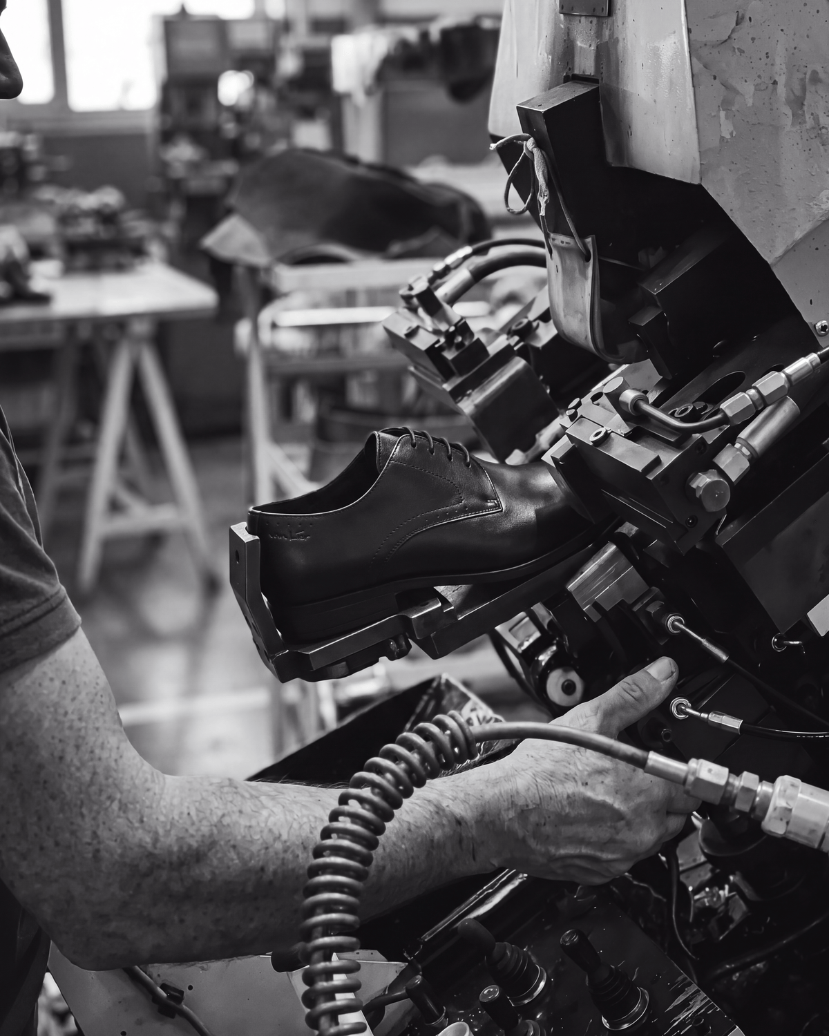 Zwart gladleren Portofino veterschoen – vakmanschap in de fabriek