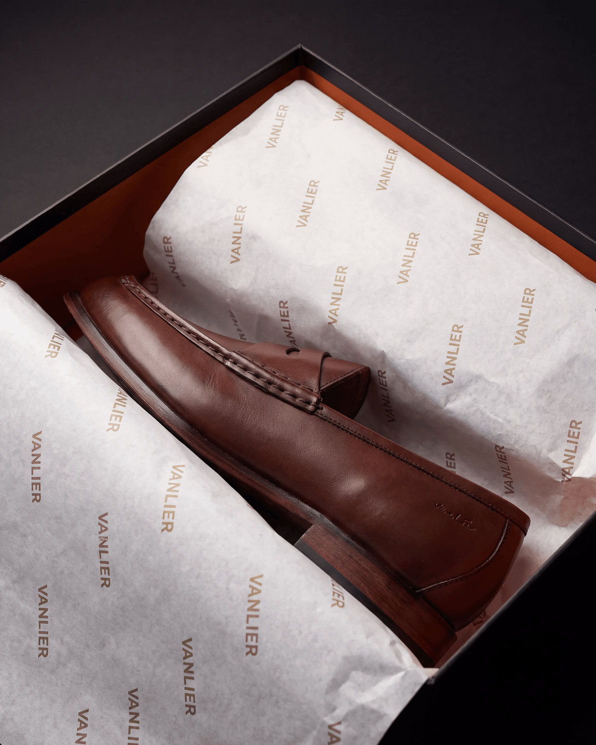 Cognac gladleren Cambridge Penny loafer – in de open doos