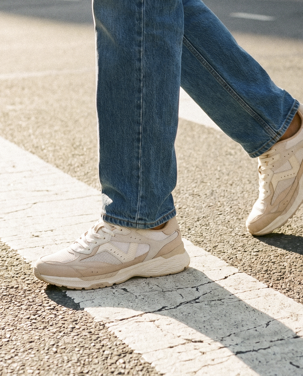Beige Cosmos sneaker