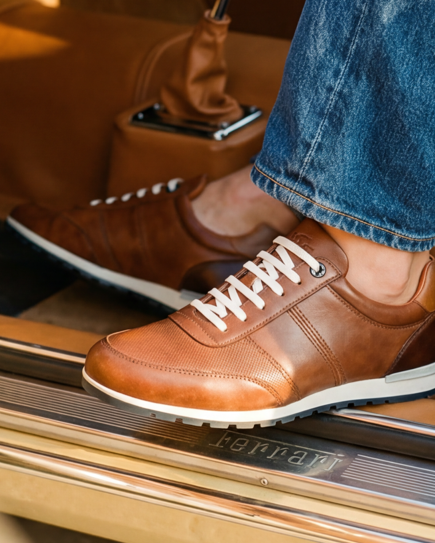 Heller cognacfarbener Glattleder-Sneaker Anzano