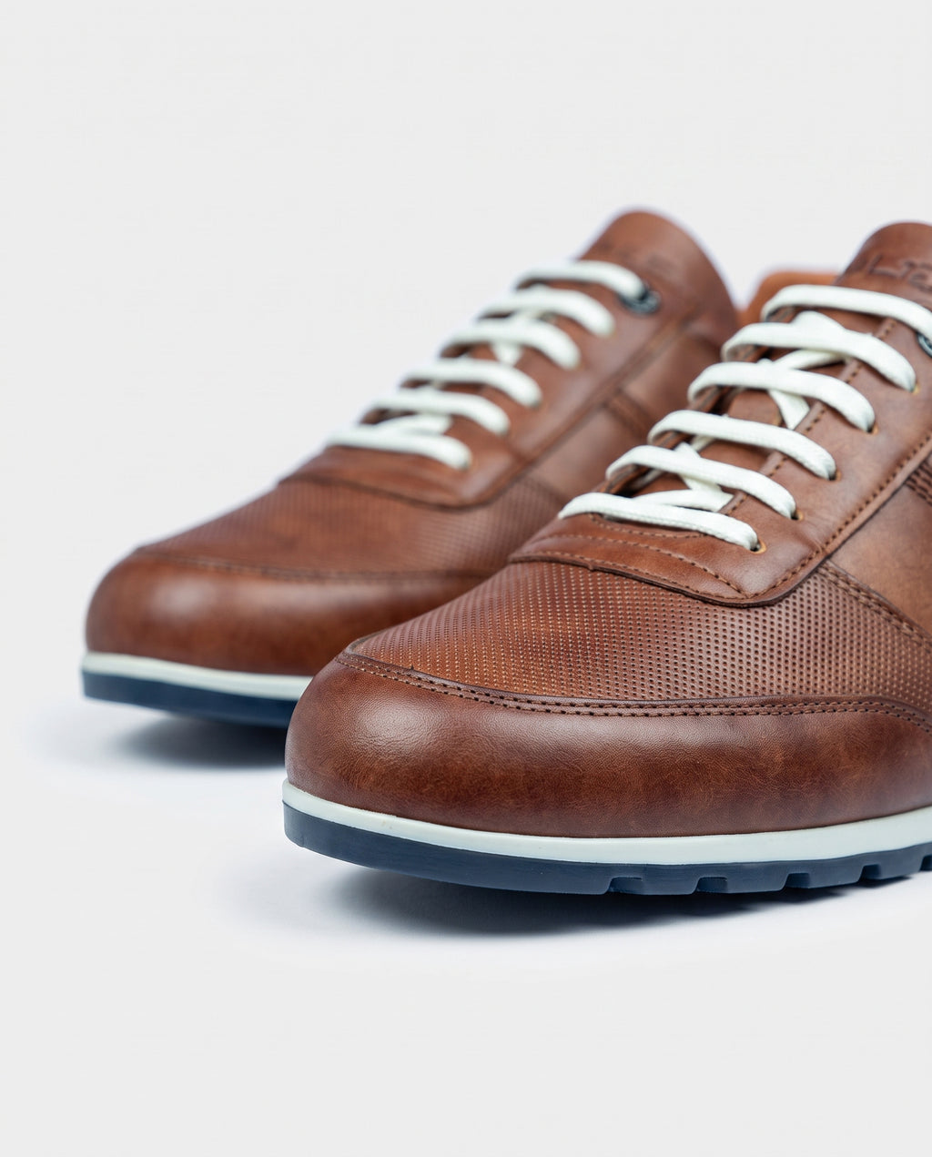 Heller cognacfarbener Glattleder-Sneaker Anzano