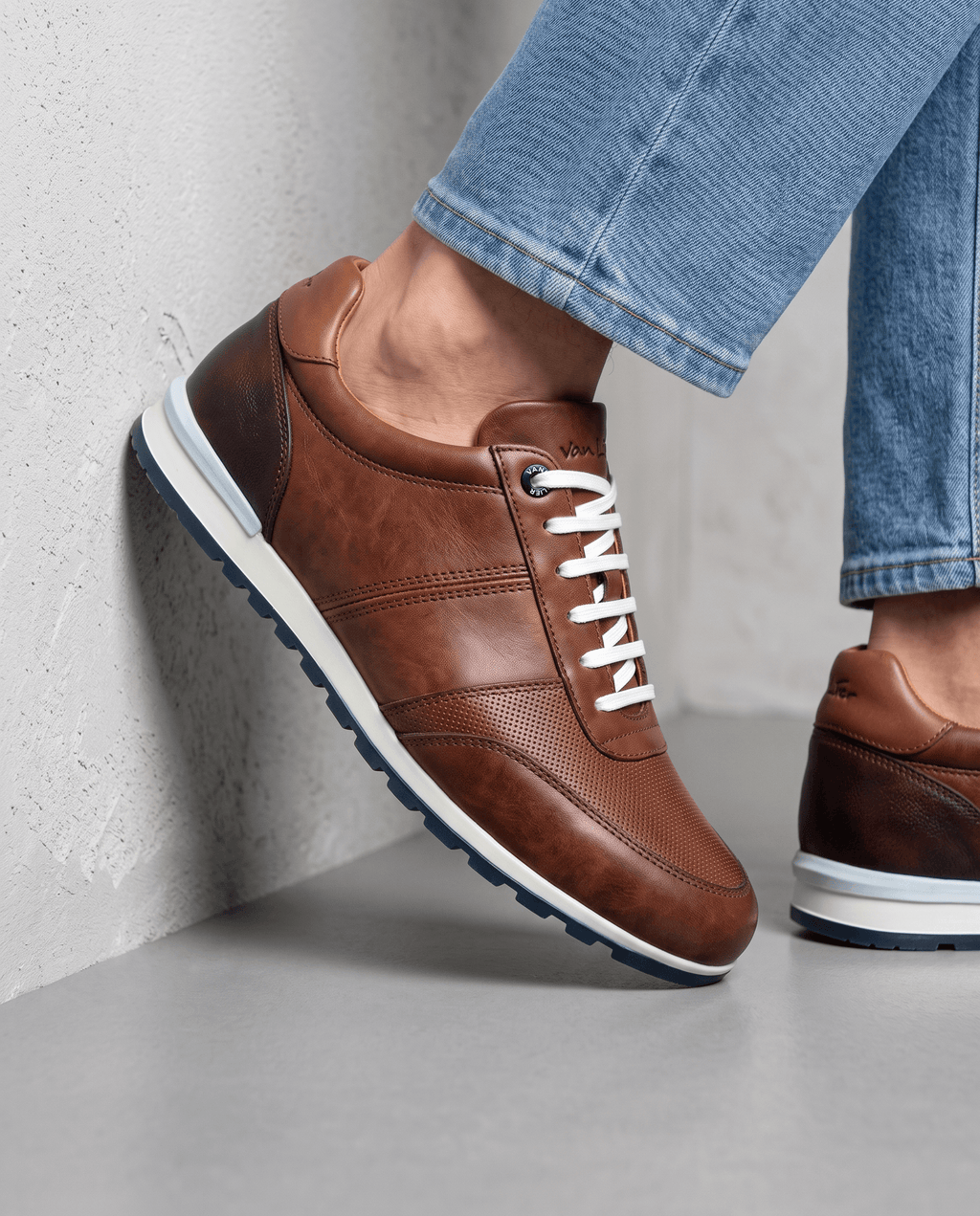 Heller cognacfarbener Glattleder-Sneaker Anzano