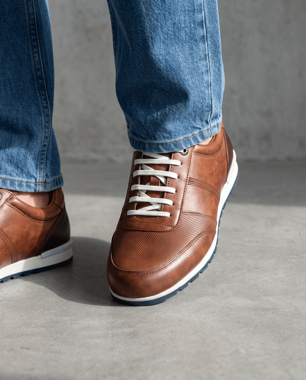 Heller cognacfarbener Glattleder-Sneaker Anzano