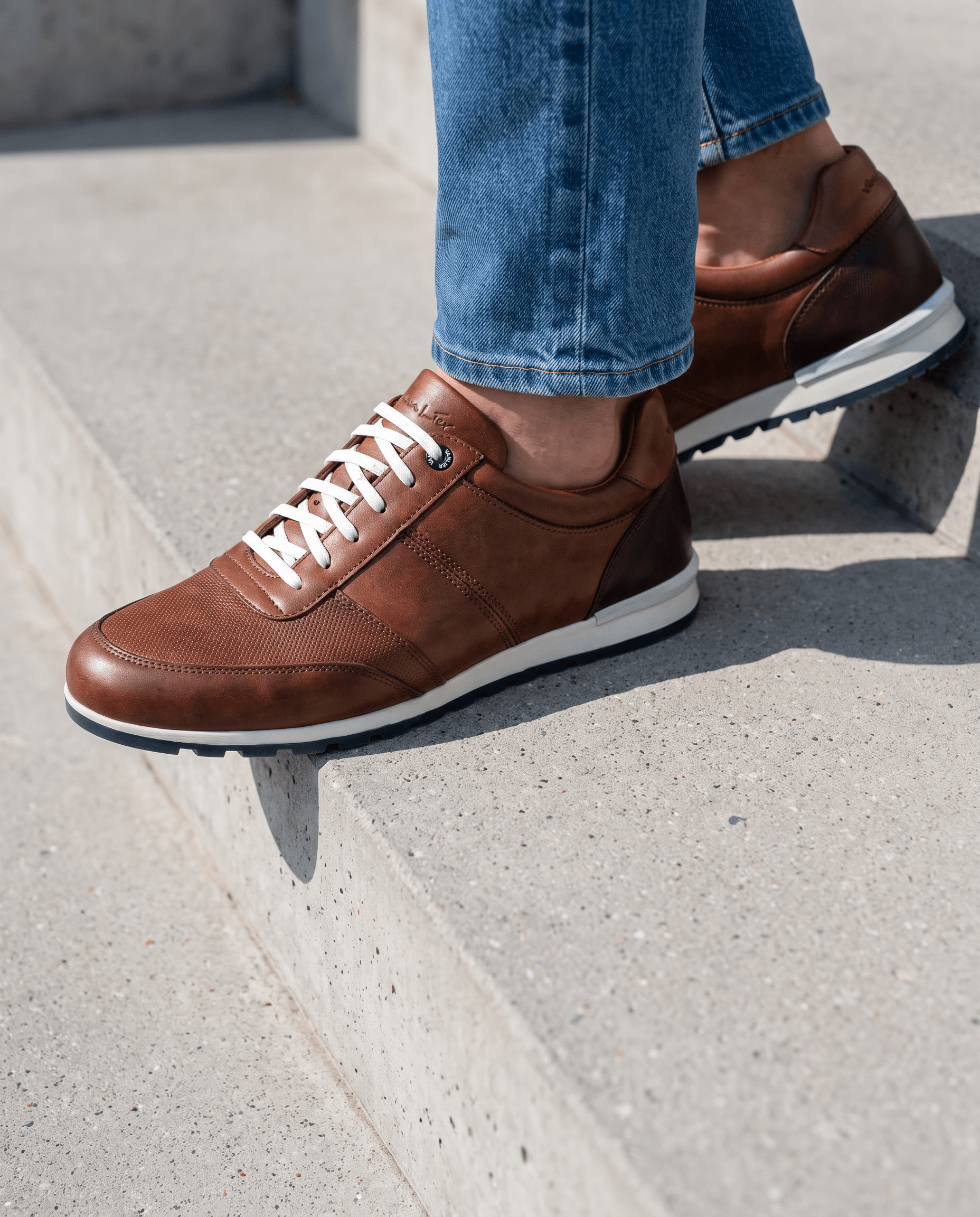 Heller cognacfarbener Glattleder-Sneaker Anzano