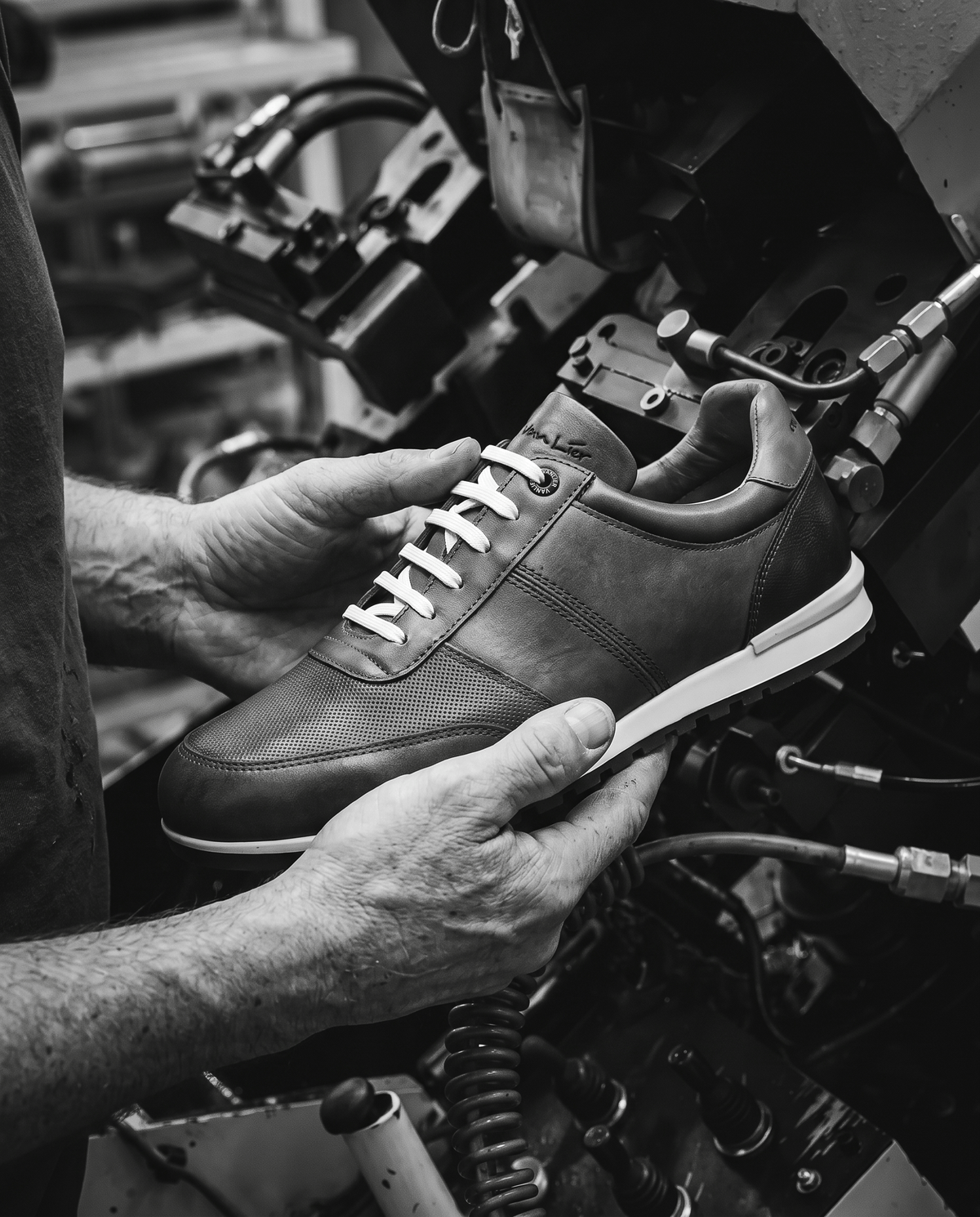 Heller cognacfarbener Glattleder-Sneaker Anzano