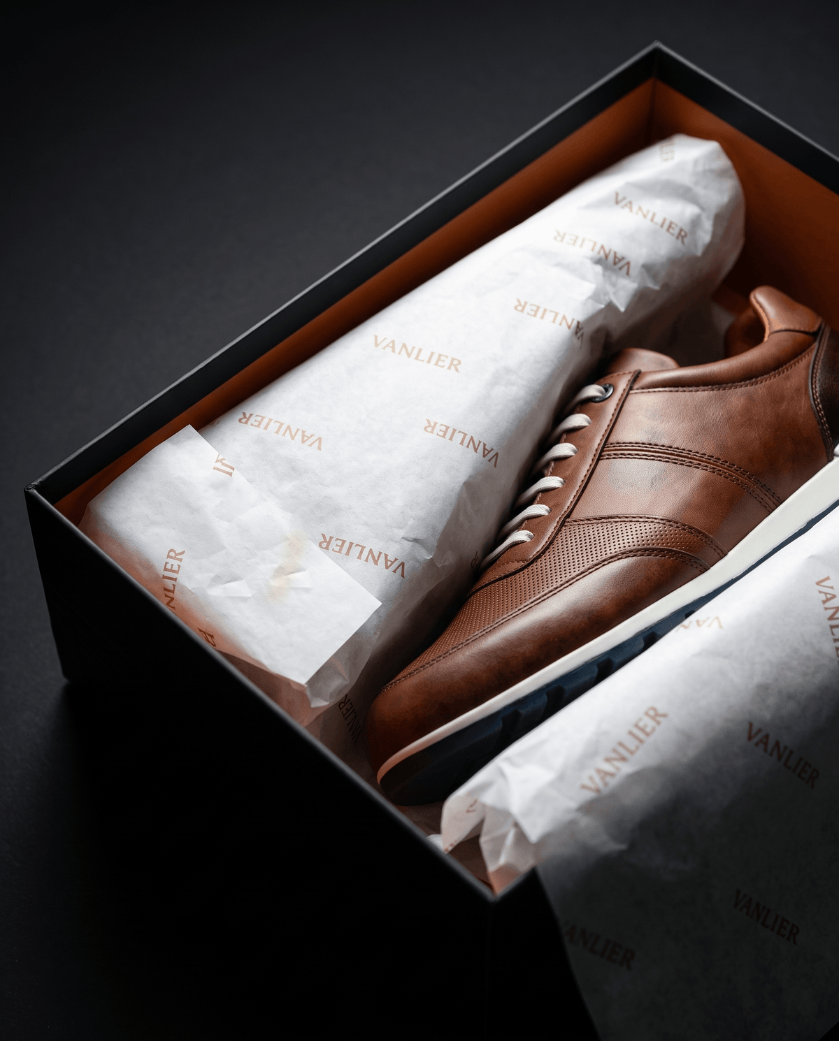 Heller cognacfarbener Glattleder-Sneaker Anzano