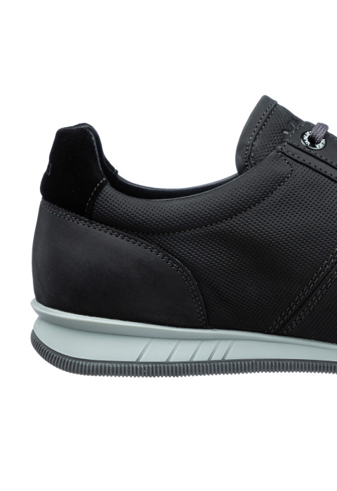Schwarzer Magnus-Sneaker aus Nubukleder